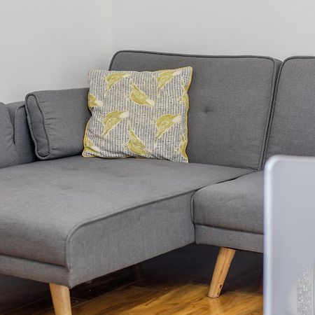 1 Bed Apartment Central Hamilton Free Wifi With Great Transport Links To Glasgow Exterior photo